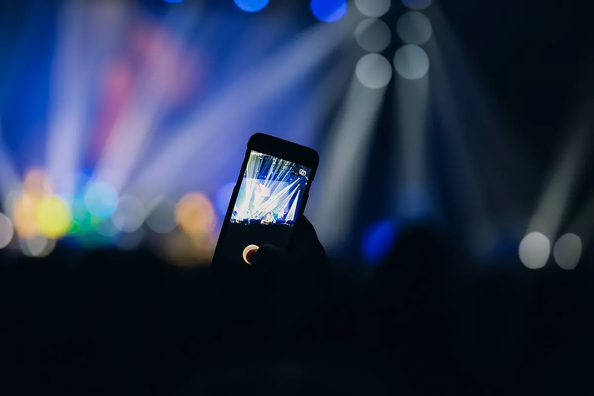 Smartphone Photography at Community Events: A Volunteer's Shot List and Ethics Guide